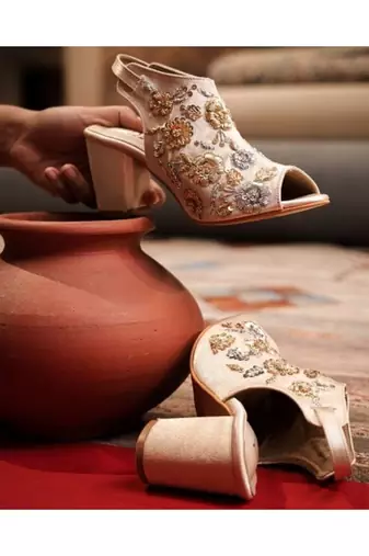 Zahara (Hand Embroidered, Gold Blocks Heels)