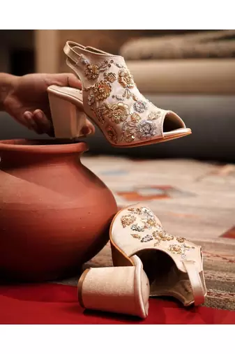 Zahara (Hand Embroidered, Gold Blocks Heels)