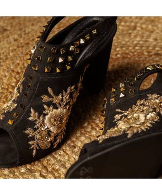 Nigaar (Black Embroidery Golden Wedding Blocks) 2