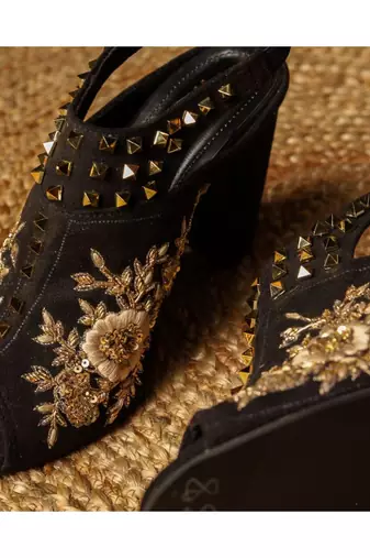 Nigaar (Black Embroidery Golden Wedding Blocks)
