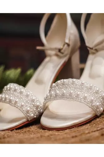 Pearly Bride (White Floes)