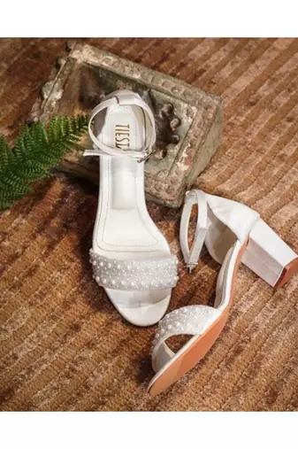 Pearly Bride (White Floes)