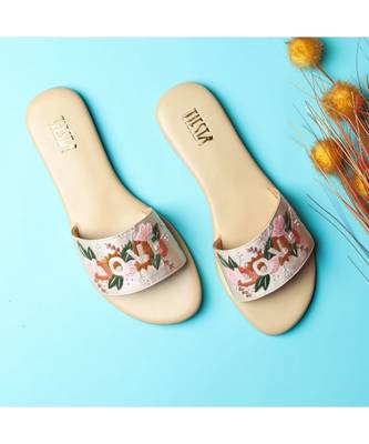 Gratitude (Love) (Basic Comforable Daily Wear Flats) 1