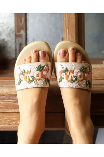 Gratitude (Love) (Basic Comforable Daily Wear Flats)