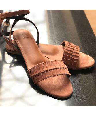 Brown Ruffles 1
