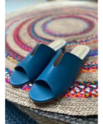 Aster (Open Flats Cushion Base ) 1