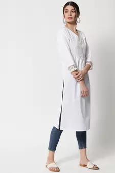 MATINE Women Self Design Straight Kurta