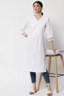MATINE Women Self Design Straight Kurta