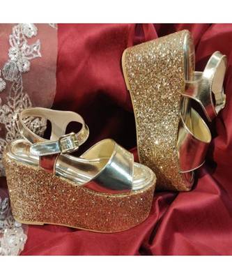 Gold Wed In Wedge 3