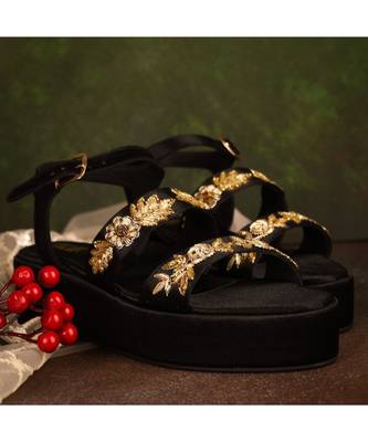 Motif (Gold) Black Wedges 1