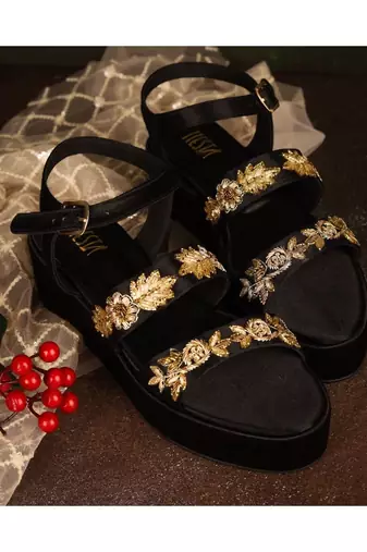Motif (Gold) Black Wedges