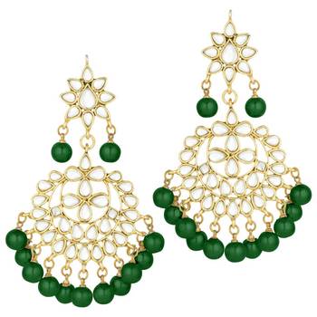Traditional Gold Plated Pearl & Kundan Maang Tikka With Earring Set 7