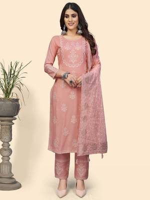 Vbuyz Women'S Embroidered Straight Rayon Light Pink Stitched Kurta Pant With Dupatta 1