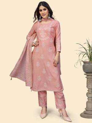 Vbuyz Women'S Embroidered Straight Rayon Light Pink Stitched Kurta Pant With Dupatta 2