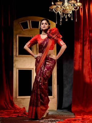 Handloom Maroon Dupion Silk Saree with Blouse Piece 4