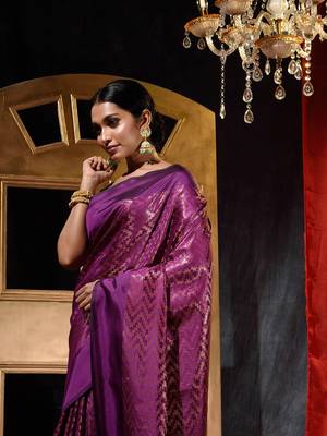 Handwoven Violet Banarasi Silk Saree with Blouse Piece 5