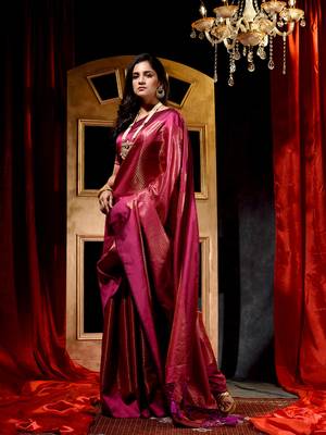 Handwoven Rani Banarasi Silk Saree with Blouse Piece 3