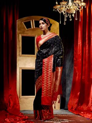 Handloom Black Katan Silk Banarasi Saree with Blouse Piece 4