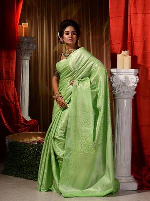 Handwoven Pista Kubera Pattu Saree with Blouse Piece 4