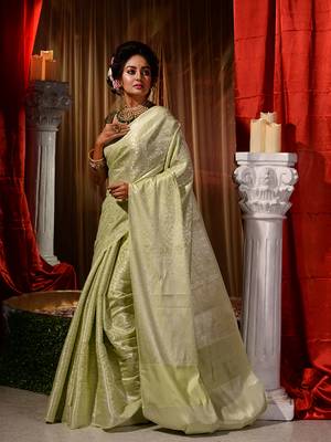 Handwoven Pista Kubera Pattu Saree with Blouse Piece 3