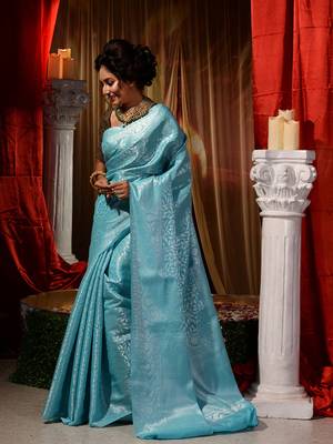 Handwoven Firozi Kubera Pattu Saree with Blouse Piece 4