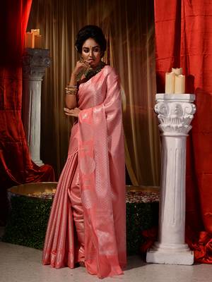 Handwoven Peach Kubera Pattu Saree with Blouse Piece 4