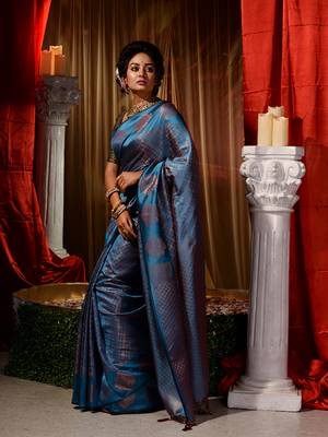 Handwoven Firozi Kubera Pattu Saree with Blouse Piece 4