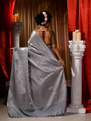 Handwoven Grey Kubera Pattu Saree with Blouse Piece 2