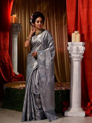 Handwoven Grey Kubera Pattu Saree with Blouse Piece 3