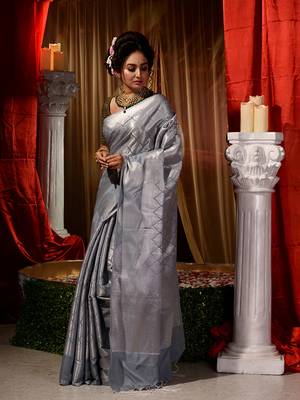 Handwoven Grey Kubera Pattu Saree with Blouse Piece 4