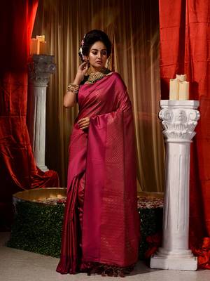 Handwoven Dark Pink Kubera Pattu Saree with Blouse Piece 3