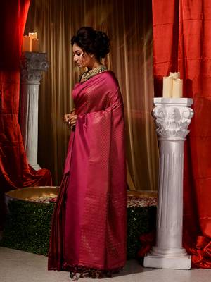 Handwoven Dark Pink Kubera Pattu Saree with Blouse Piece 4