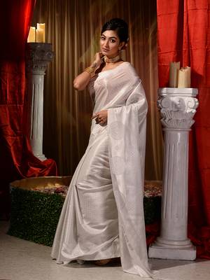 Handwoven White Kubera Pattu Saree with Blouse Piece 4