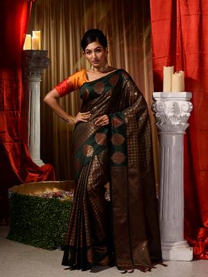 Handwoven Dark Green Kubera Pattu Saree with Blouse Piece 1