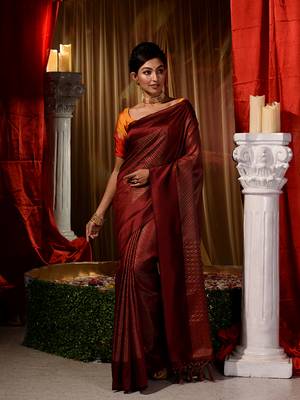 Handwoven Maroon Kubera Pattu Saree with Blouse Piece 1