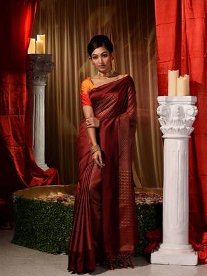 Handwoven Maroon Kubera Pattu Saree with Blouse Piece 3