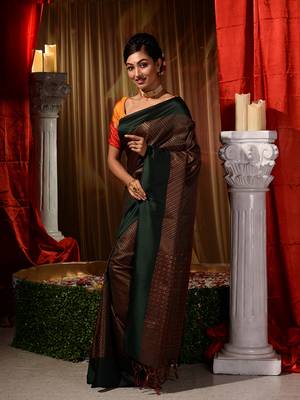 Handwoven Dark Green Kubera Pattu Saree with Blouse Piece 4