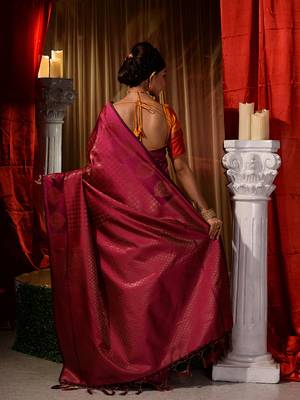 Handwoven Pink Kubera Pattu Saree with Blouse Piece 2