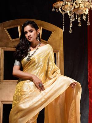 Handwoven Yellow Kubera Pattu Saree with Blouse Piece 5