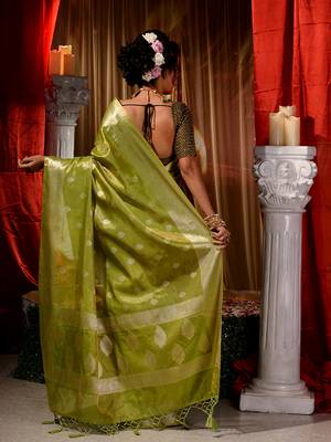Banarasi green Tissue Saree with Blouse Piece 2