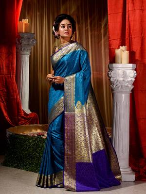 Firozi Zari Weaved Kanjivaram Saree with Blouse Piece With Stone Work 4