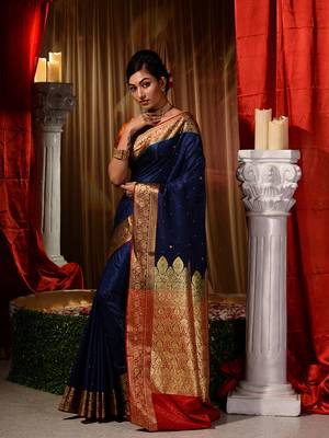 Navy Blue Zari Weaved Kanjivaram Wedding Saree with Blouse Piece With Stone Work 4