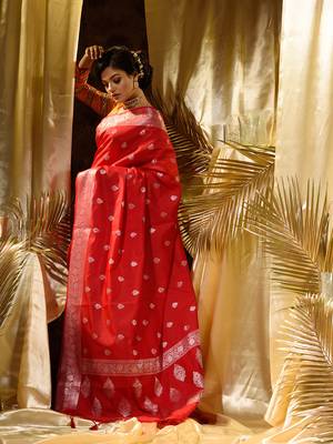 Red Banarasi Silk Saree with Blouse Piece 4