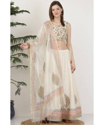Kaanchie Nanggia Silk White printed Lehenga Set 1