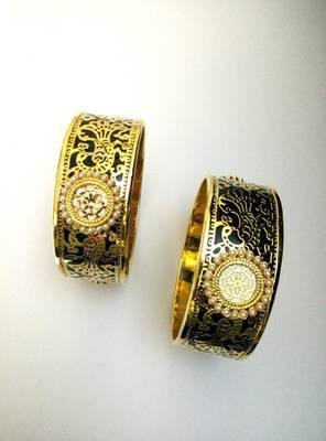 Black Golden Thewa Work Bangle 1