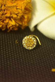 Yellow diamond nose-ring