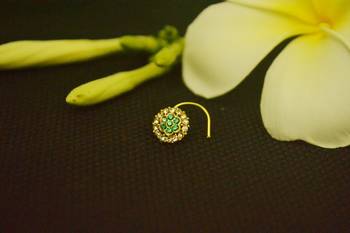 Green diamond nose-ring 1