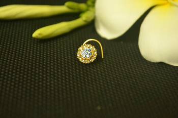 Blue diamond nose-ring 3