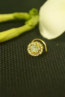 Turquoise diamond nose-ring