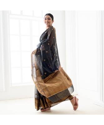 Black pure silk organza saree with antique zari border 3